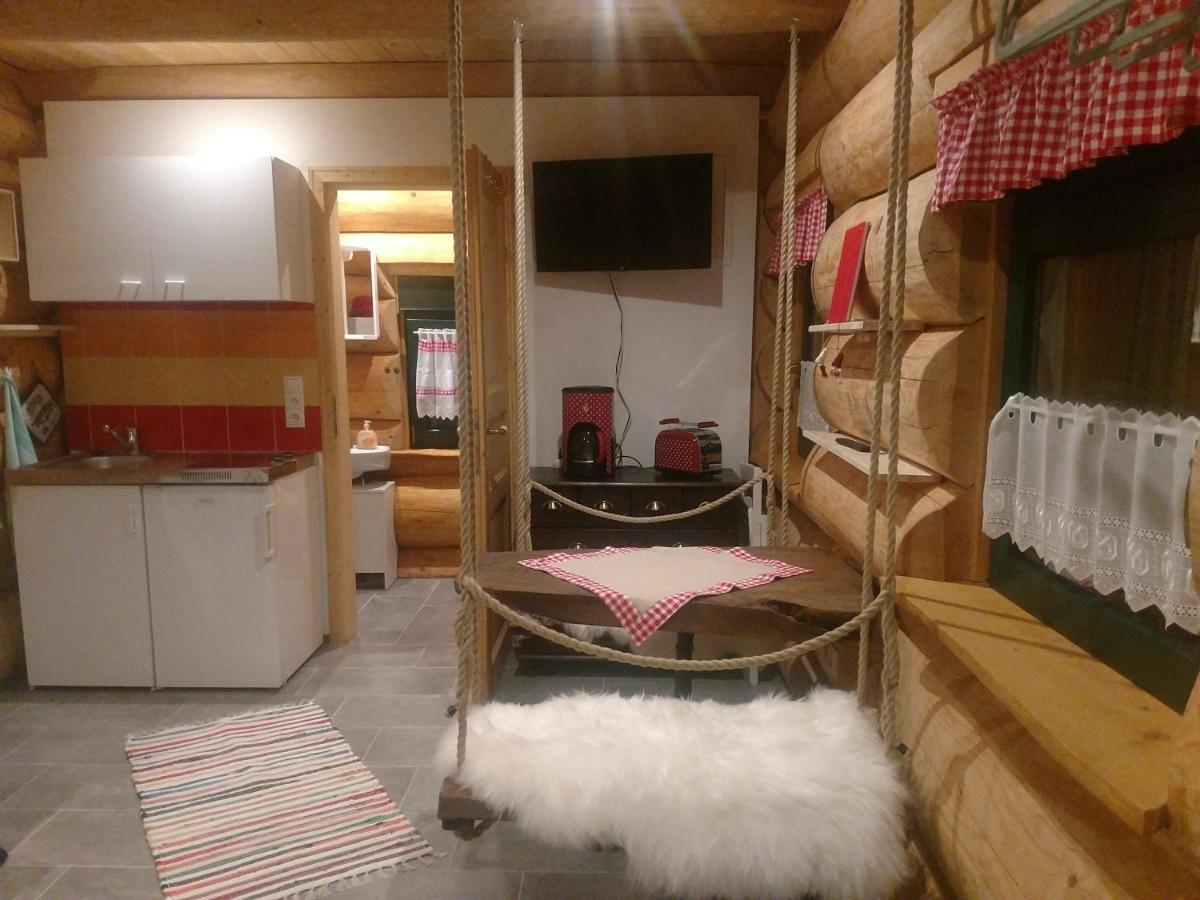 Ferienwohnungen Blockhaus - Zwergenhaeusl Grünau im Almtal 外观 照片