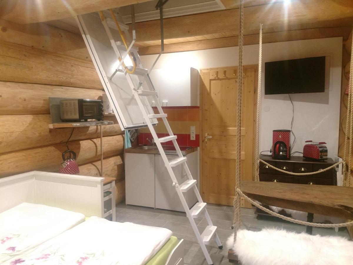 Ferienwohnungen Blockhaus - Zwergenhaeusl Grünau im Almtal 外观 照片
