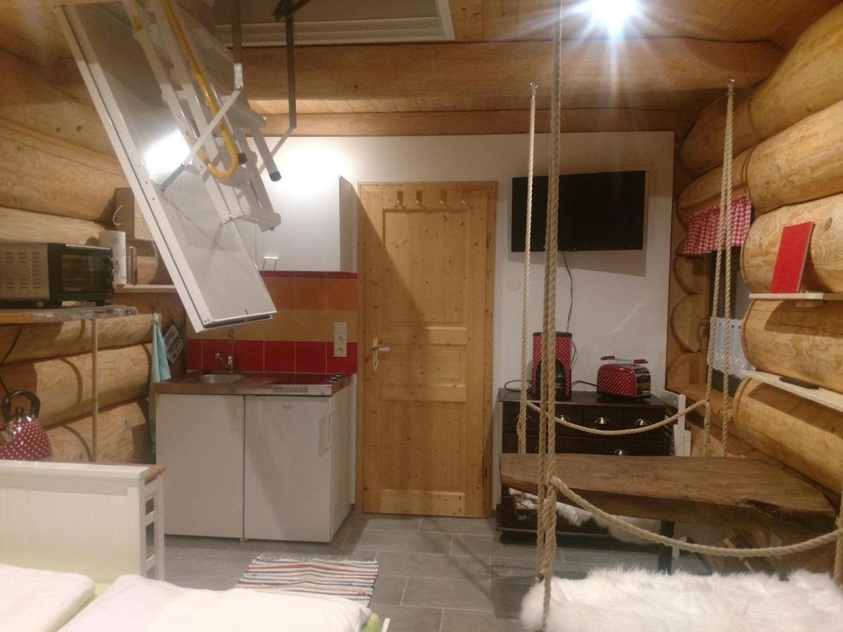 Ferienwohnungen Blockhaus - Zwergenhaeusl Grünau im Almtal 外观 照片